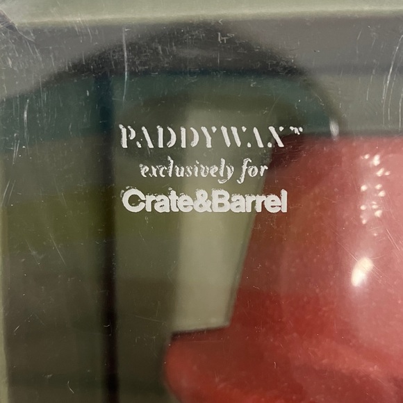 Paddywax Crate & Barrel Santa soy wax Candle with Red Hat match holder 4oz NWT - Picture 9 of 12